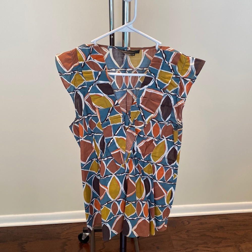 Colorful BCBG top size small